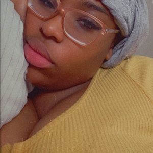 Meet your Posher, Alexandra